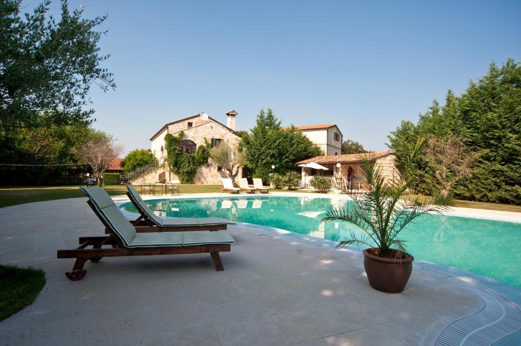 Villa Lav Bale Bagian luar foto